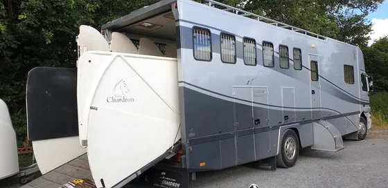 Horse truck ramp and living area