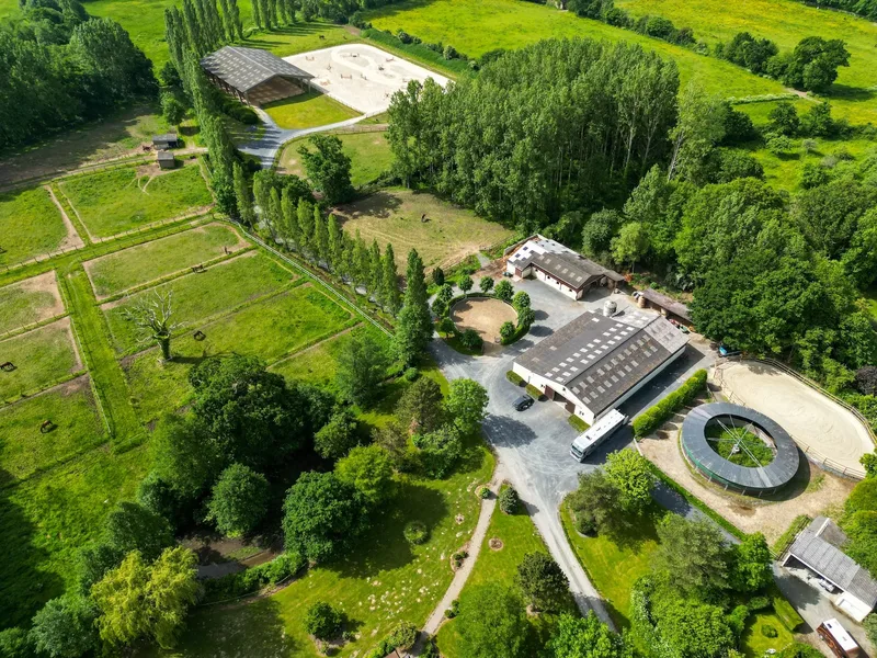 35 hectares of green pastures